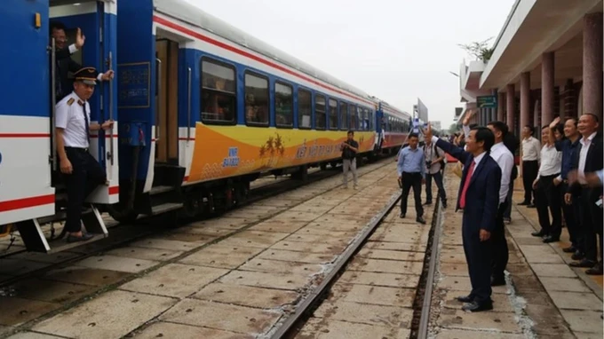 7.000 du khách Trung Quốc thuê nguyên đoàn tàu du lịch Việt Nam