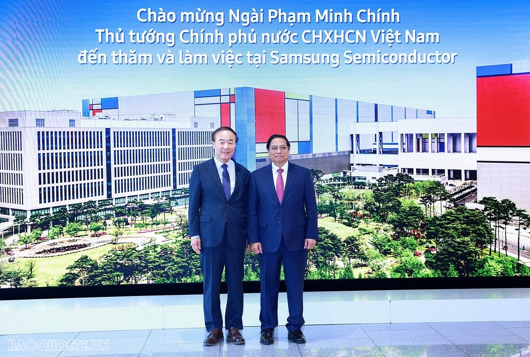 Thủ tướng Phạm Minh Chính thăm và làm việc tại Tổ hợp tập đoàn Samsung