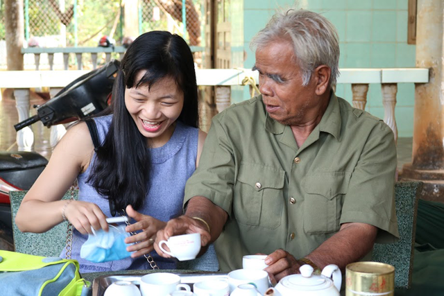 Có một già làng 'theo chân Bác' như thế