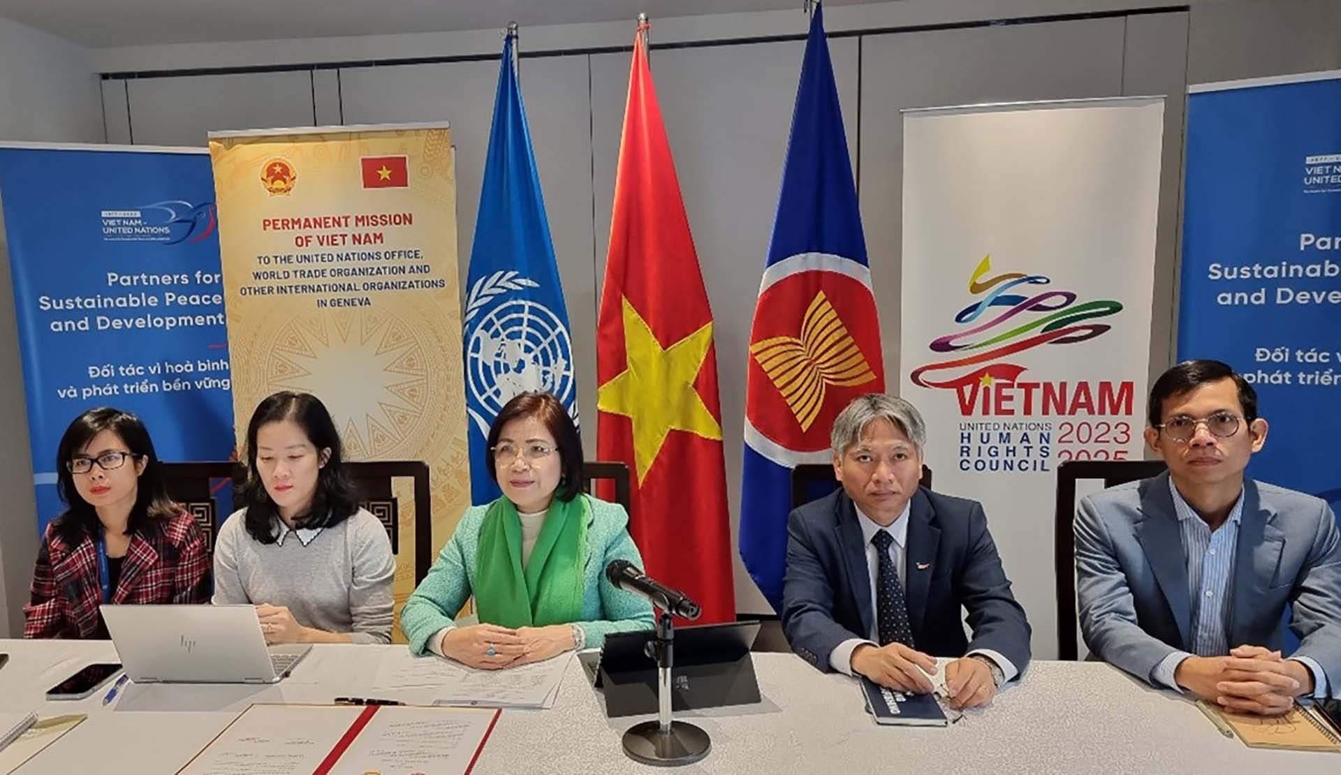 Phái đoàn Việt Nam tại Geneva hỗ trợ Đại học Ngoại thương tham gia hợp tác với WTO