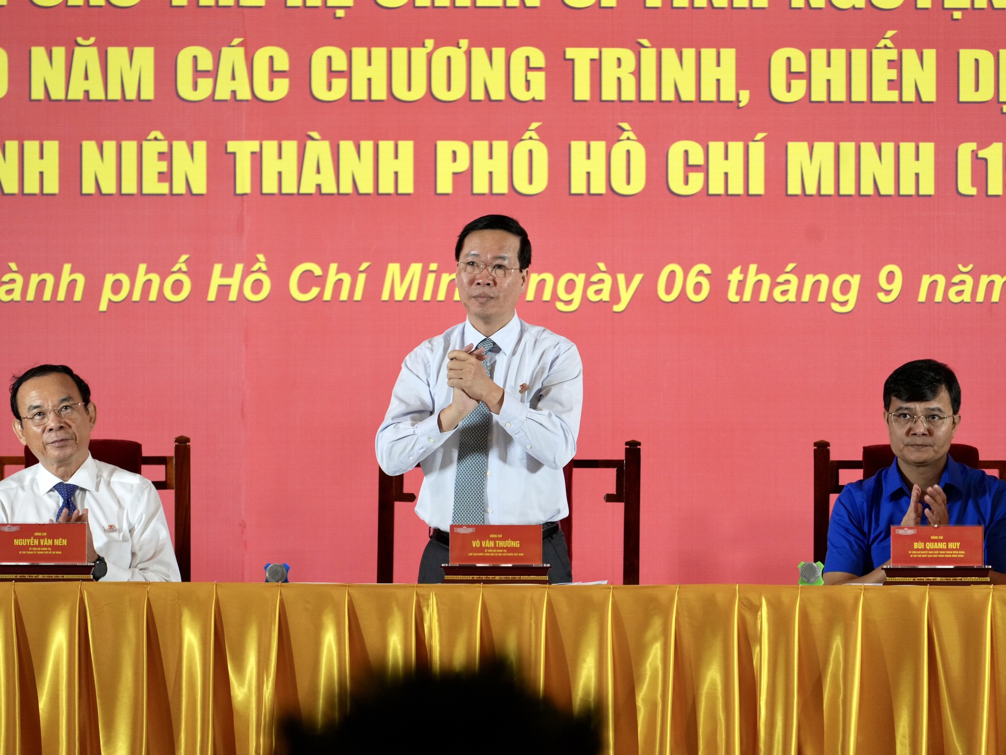 Chủ tịch nước Võ Văn Thưởng gặp gỡ, biểu dương các thế hệ thanh niên tình nguyện