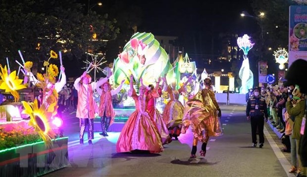 Festival hoa Da Lat nam 2022: Soi dong Le hoi Carnaval duong pho hinh anh 1