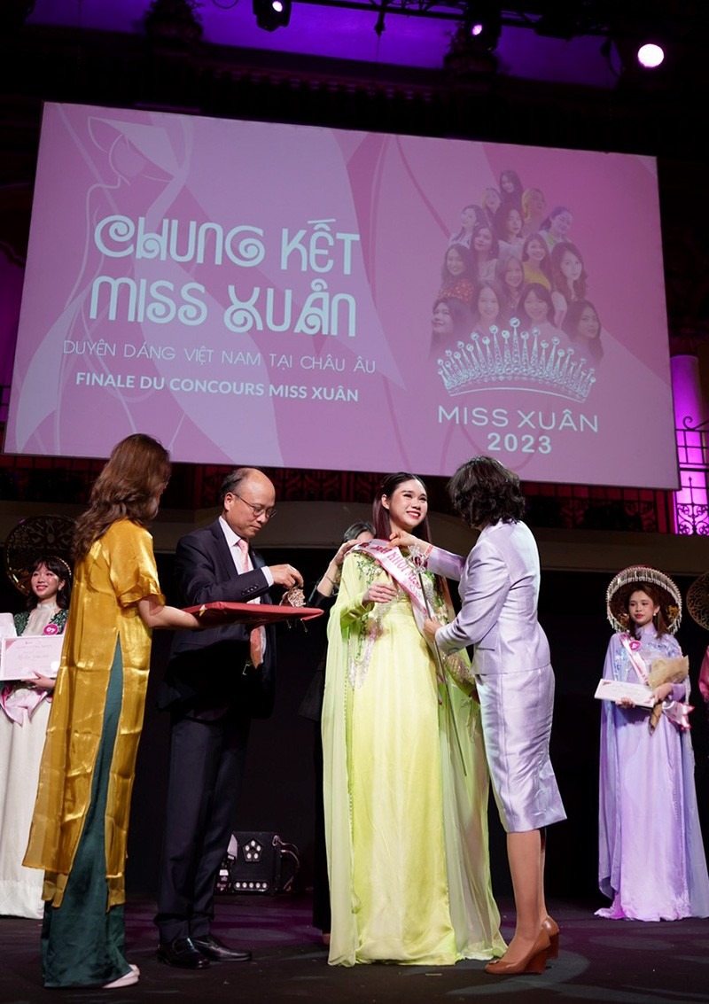 Du học sinh Pháp Lê Vũ Thục Anh đăng quang Miss Xuân 2023 tại Châu Âu