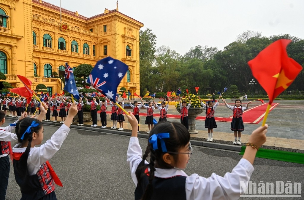 [Ảnh] Chủ tịch nước Võ Văn Thưởng đón, hội đàm với Toàn quyền Australia David Hurley ảnh 2