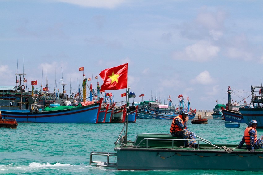 Âu tàu ở đảo Đá Tây A, huyện đảo Trường Sa cũng là nơi ngư dân thường ghé vào tránh trú bão cũng như tiếp thêm nhiên liệu, lấy nước ngọt và lương thực, thực phẩm