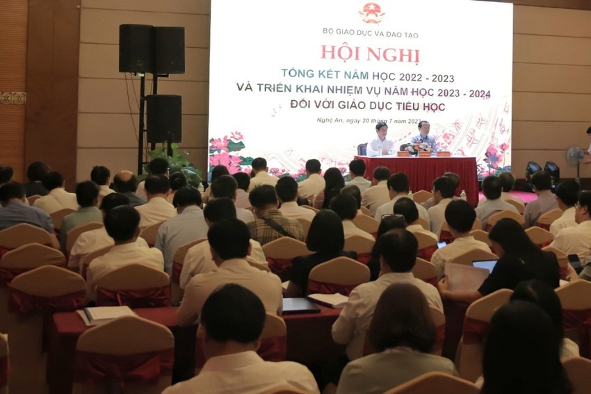 Cả nước còn thiếu 23.000 thầy, cô bậc tiểu học ảnh 1