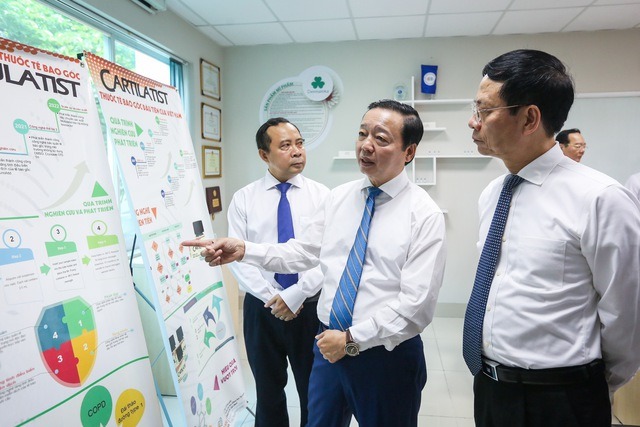 Phó Thủ tướng Trần Hồng Hà làm việc tại ĐH Quốc gia TP.HCM - Ảnh 2. Phó Thủ tướng Trần Hồng Hà làm việc tại ĐH Quốc gia TP.HCM - Ảnh 2.
