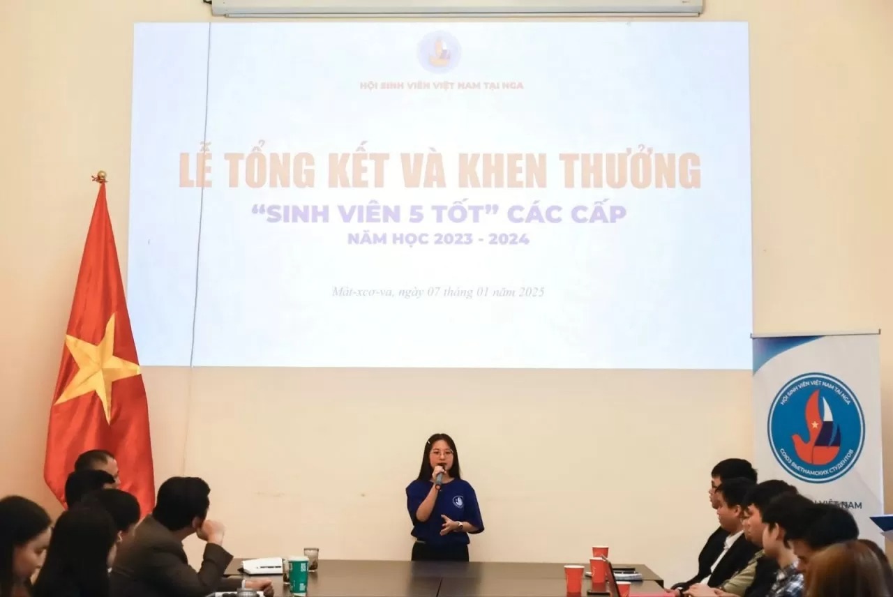 Tuyên dương sinh viên Việt Nam đạt danh hiệu 'Sinh viên 5 tốt' năm 2024 tại Nga