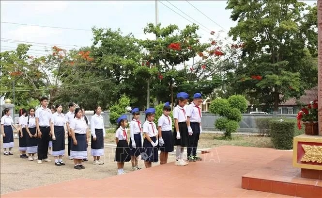 Người Việt tại Savannakhet (Lào) mừng sinh nhật Bác Hồ