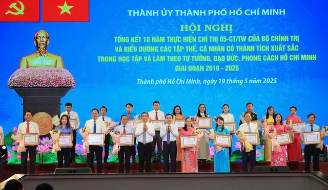 Học và làm theo Bác trở thành truyền thống, nét đẹp văn hóa của TP HCM - Ảnh 2.