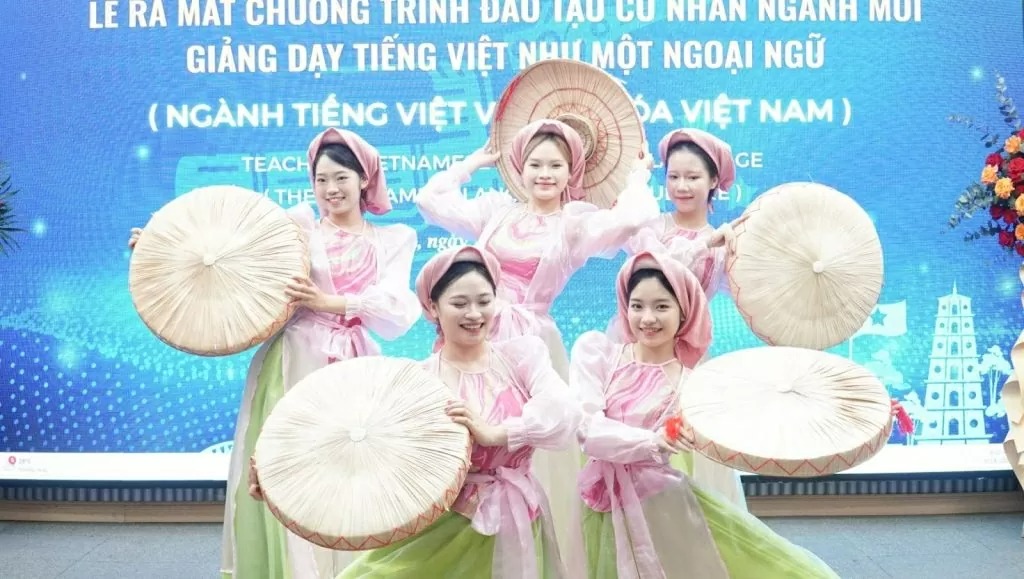 Ra mắt chương trình đào tạo Cử nhân giảng dạy tiếng Việt như ngoại ngữ
